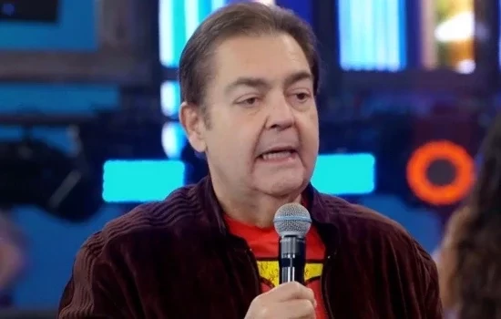 Faustão chama atenção em registro raro com a esposa em Dubai; veja!