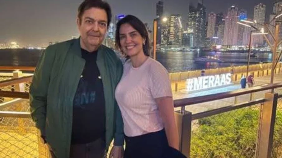 Faustão chama atenção em registro raro com a esposa em Dubai; veja! - imagem 60015