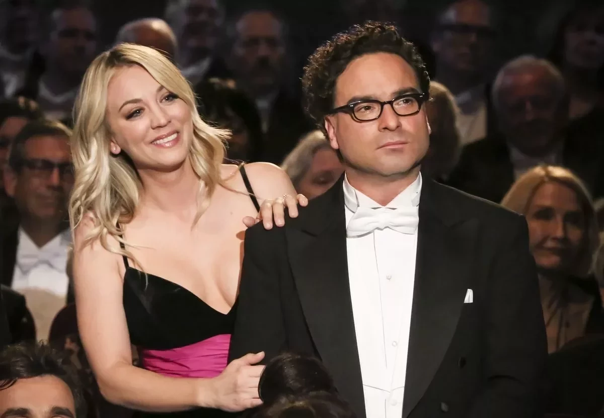 Kaley Cuoco e Johnny Galecki 