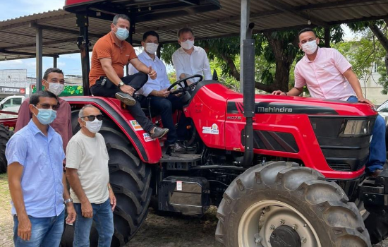 Município de Hugo Napoleão é contemplado com trator e implementos agrícola