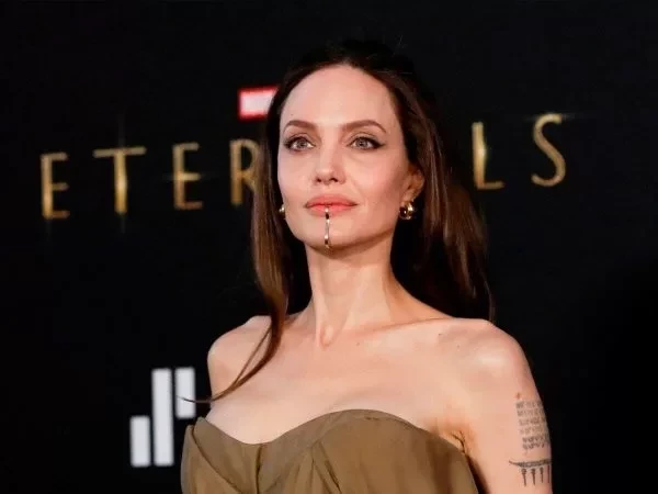 Angelina Jolie
