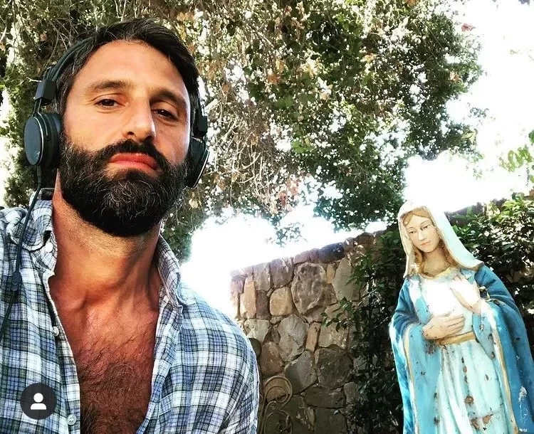 Marco Pigossi  e o namorado 