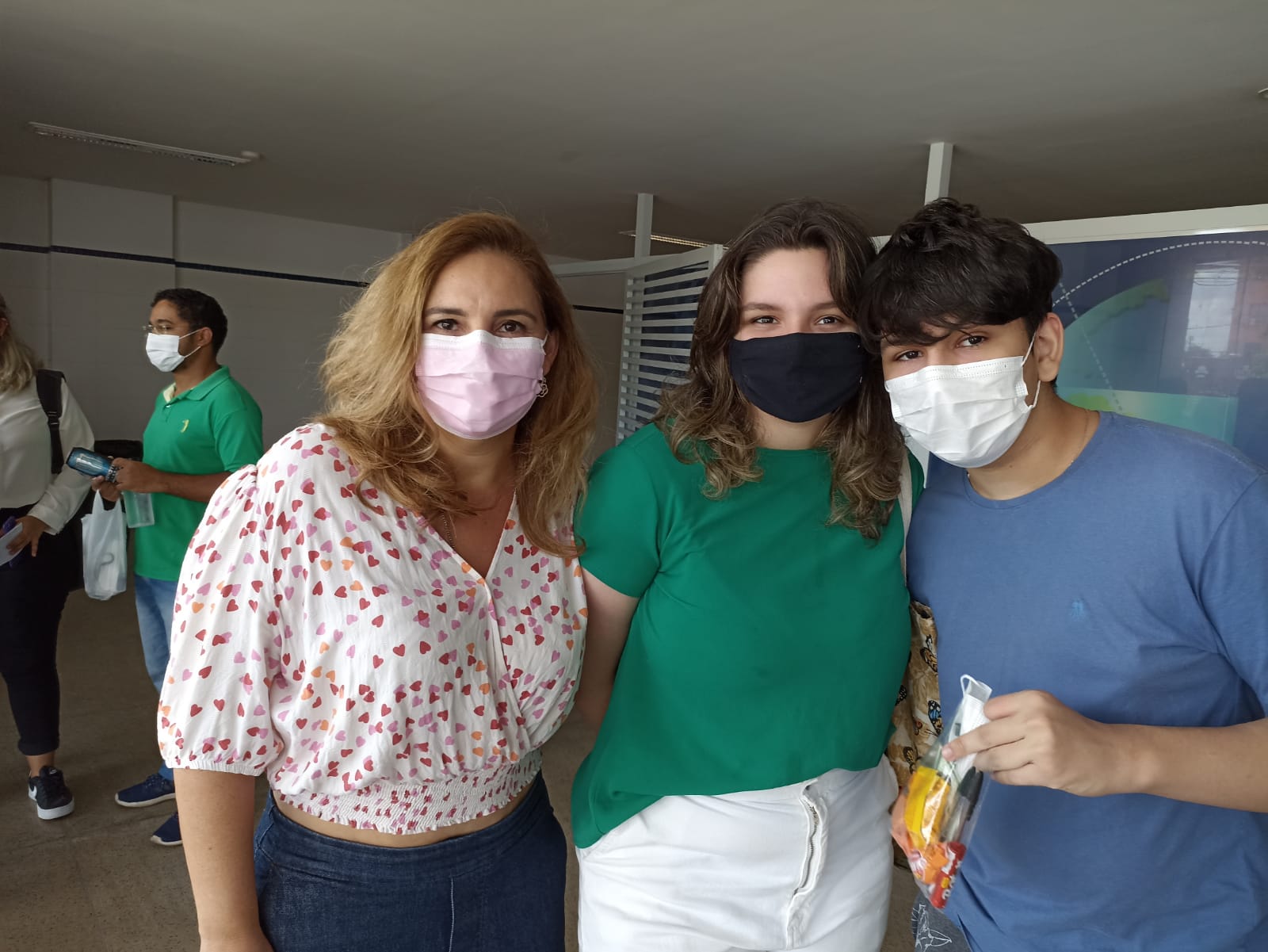 Mãe vai deixar filhos no Enem para dar segurança na prova (Foto: Efrém Ribeiro)