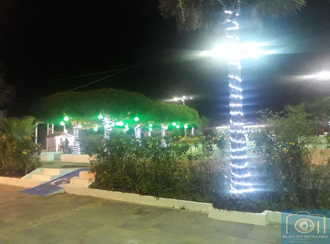 Milton Brandão: Cidade decorada em clima natalino  - Imagem 11