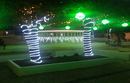 Milton Brandão: Cidade decorada em clima natalino 