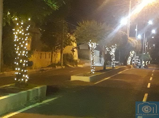 Milton Brandão: Cidade decorada em clima natalino  - Imagem 4