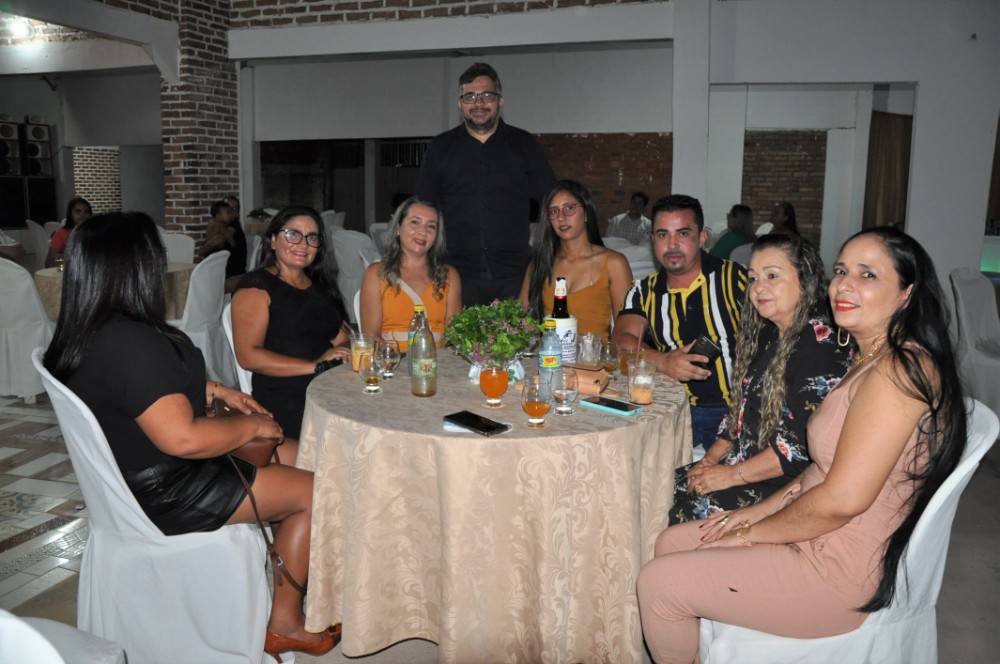 Prefeitura de Hugo Napoleão oferece jantar em homenagem aos professores - Imagem 6