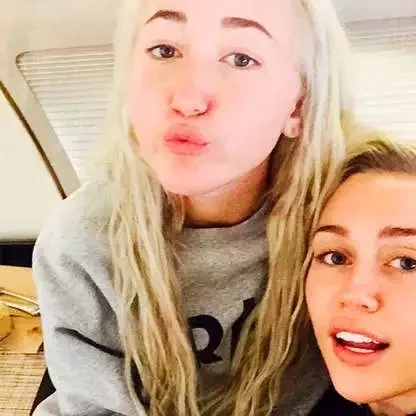 Miley e Noah Cyrus