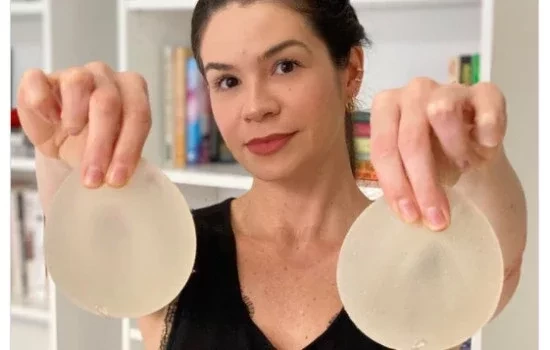 Era dos naturais: veja as famosas que optaram pela retirada do silicone