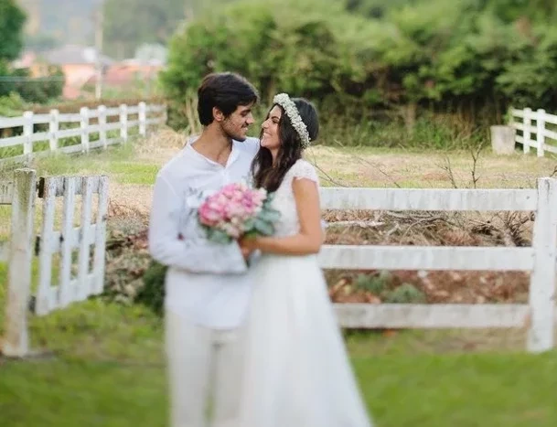 Felipe Simas e Mariana Uhlmann