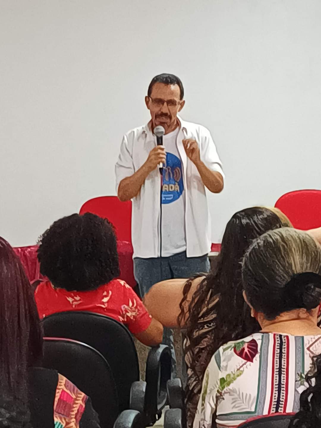 Vereadora promove evento com aula sobre Cidadania em Monsenhor Gil - Imagem 11