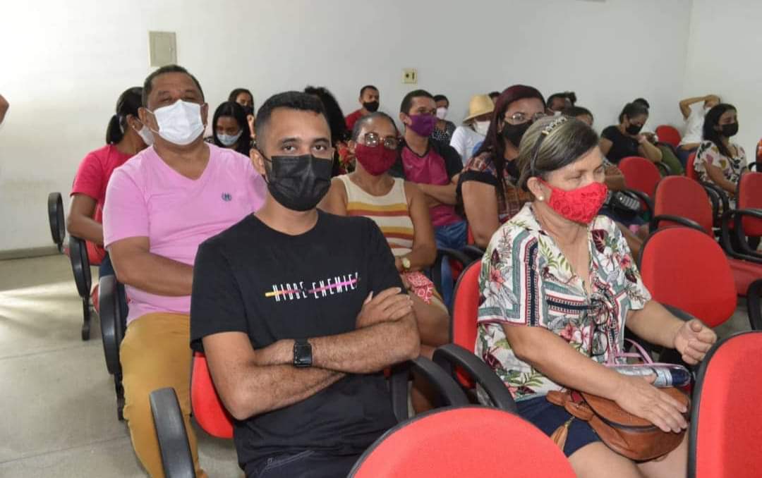 Vereadora promove evento com aula sobre Cidadania em Monsenhor Gil - Imagem 3