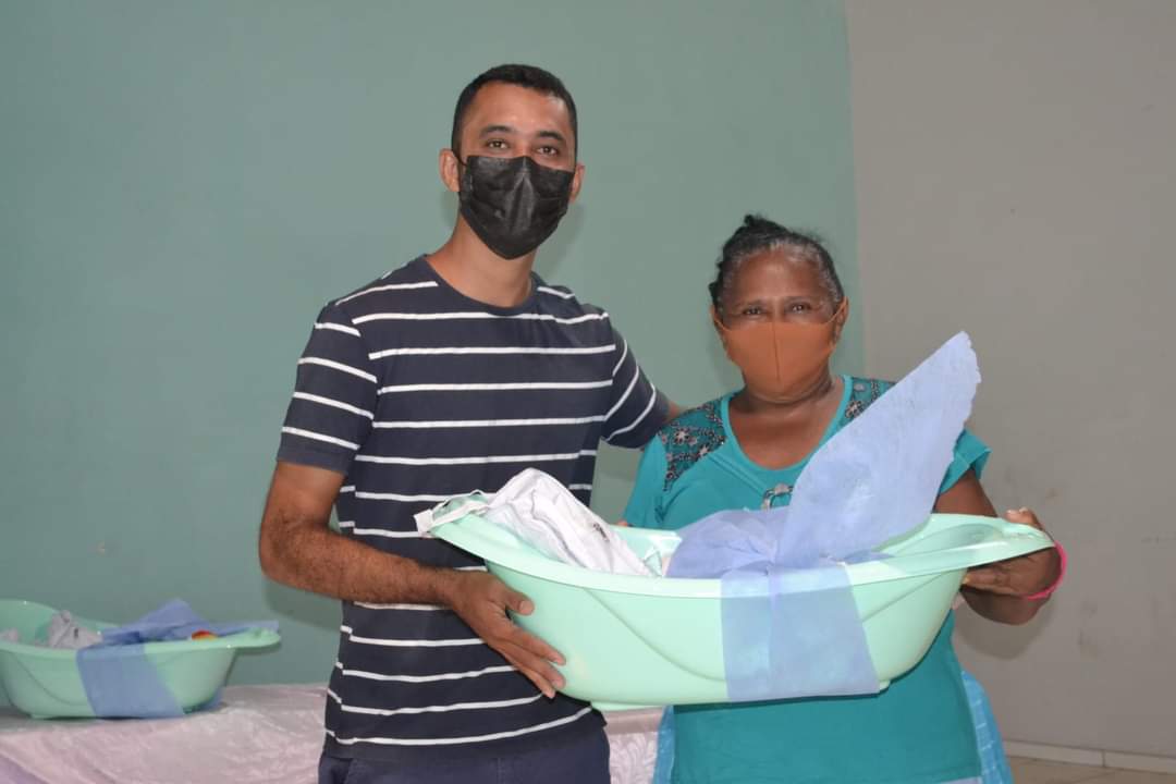 Grávidas de Monsenhor Gil recebem enxovais e cestas básicas  - Imagem 10
