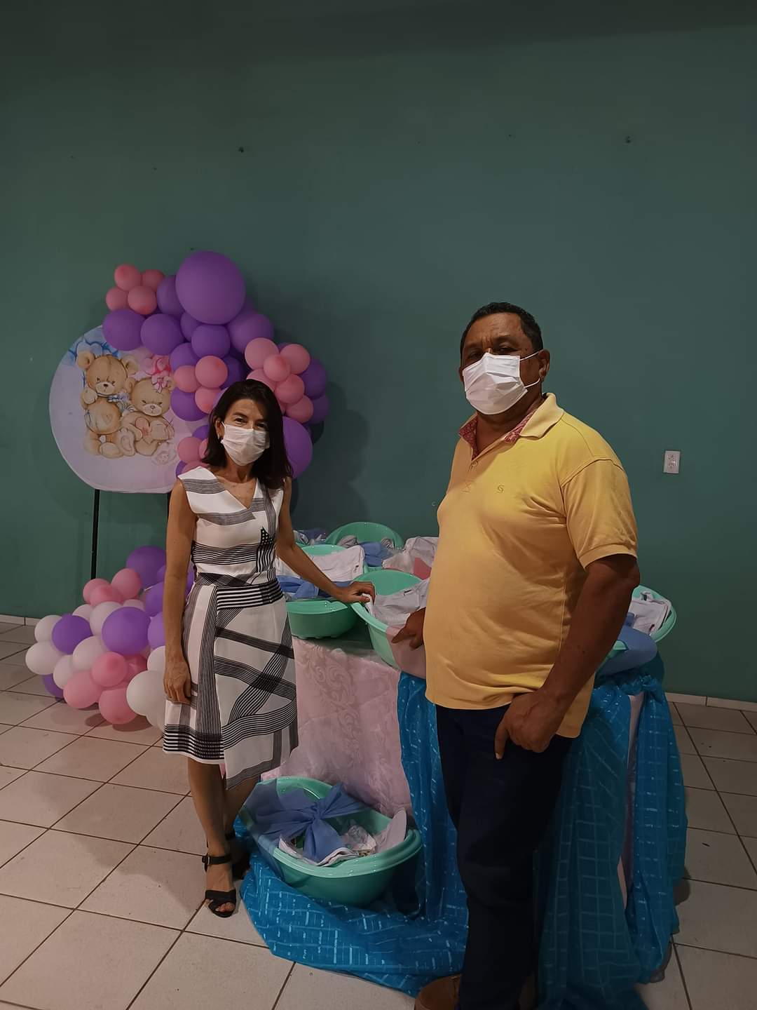 Grávidas de Monsenhor Gil recebem enxovais e cestas básicas  - Imagem 9