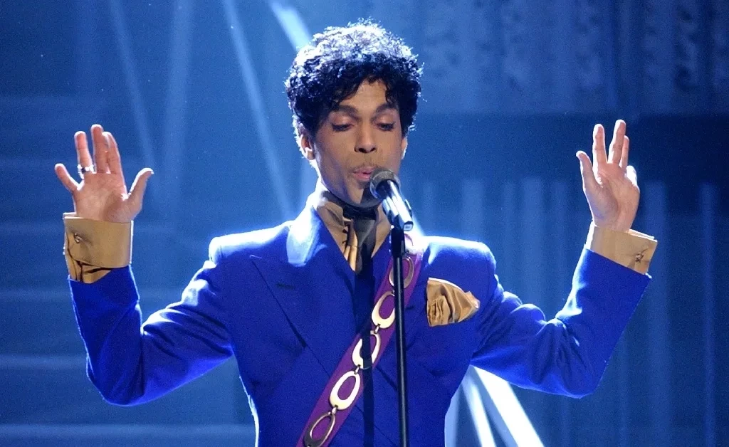 Tem brasileiros! Veja 10 celebridades que morreram de overdose - imagem 63835