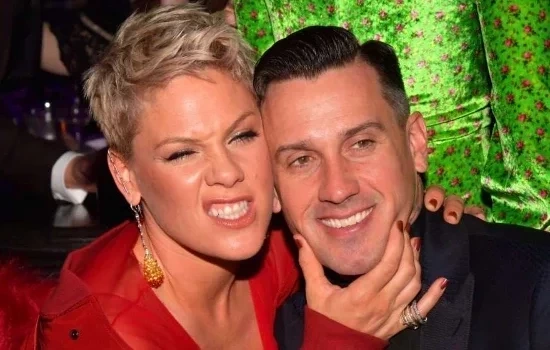 Conheça 7 famosas que pediram seus companheiros em casamento