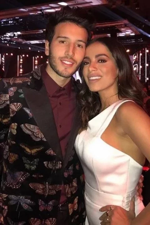 De Arrascaeta a Maluma: quem são os estrangeiros que Anitta já pegou - imagem 61751