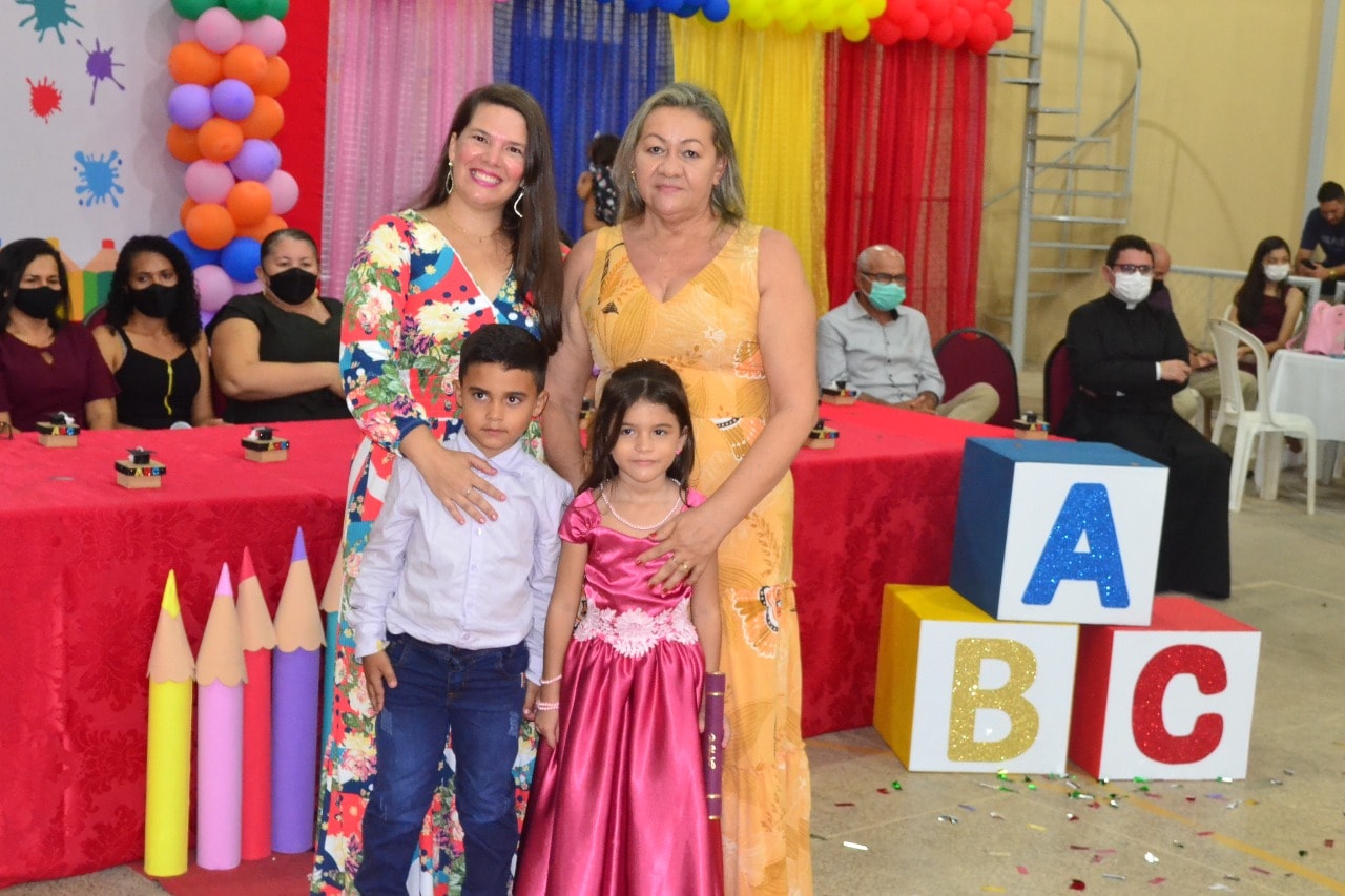 U. E Vó Binoca realiza formatura dos Doutores do ABC - Imagem 31