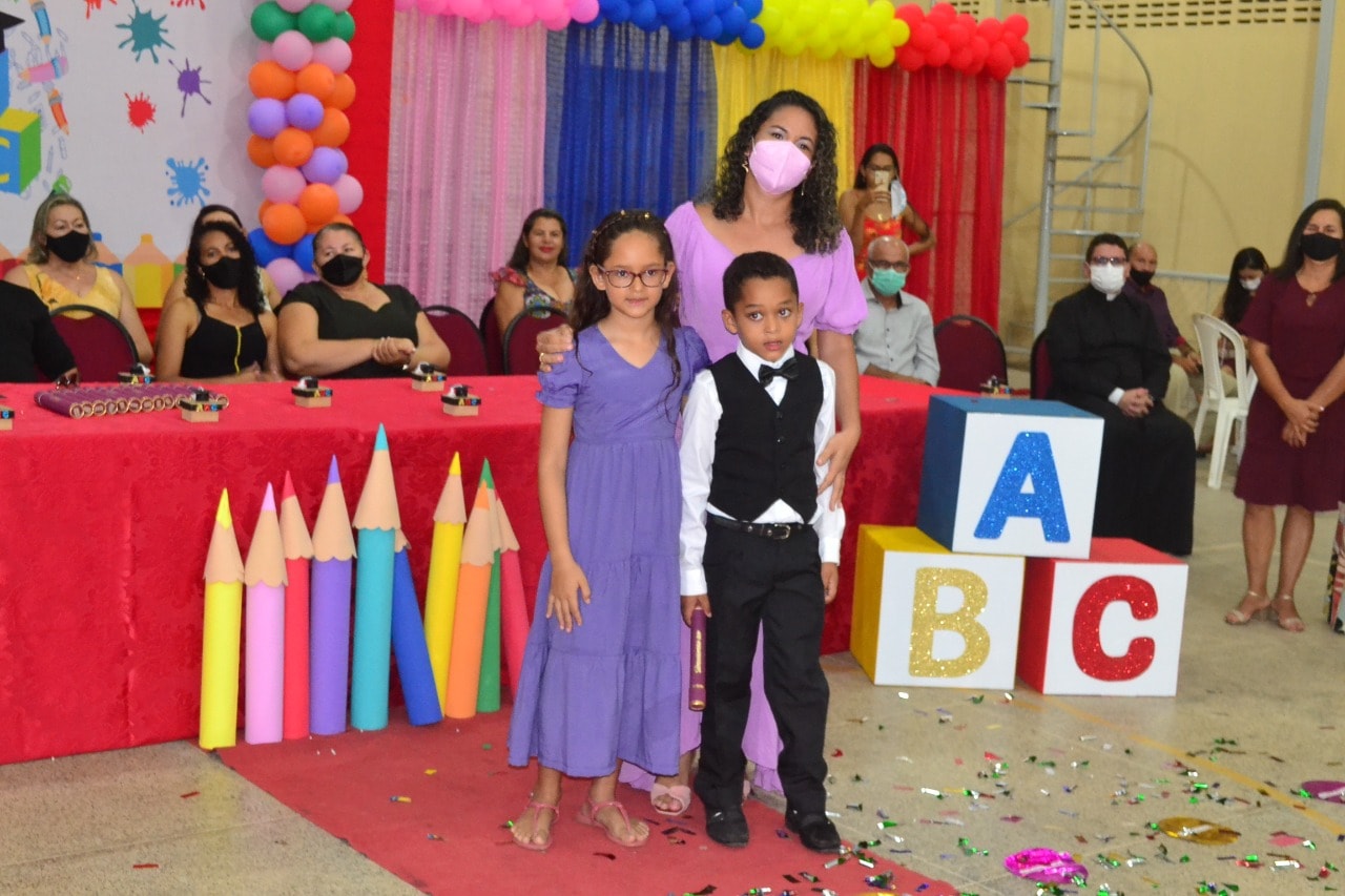 U. E Vó Binoca realiza formatura dos Doutores do ABC - Imagem 15