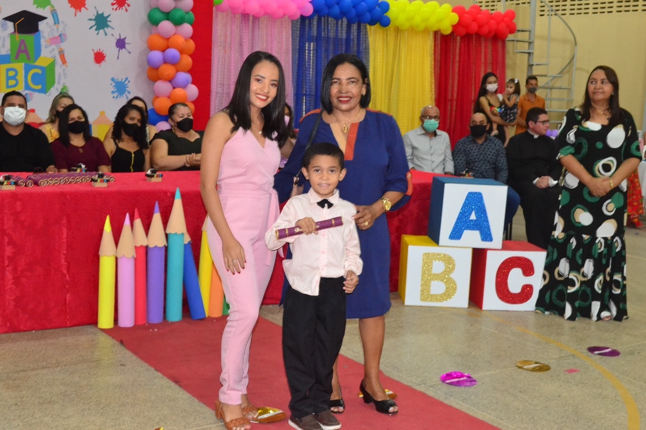 U. E Vó Binoca realiza formatura dos Doutores do ABC - Imagem 22