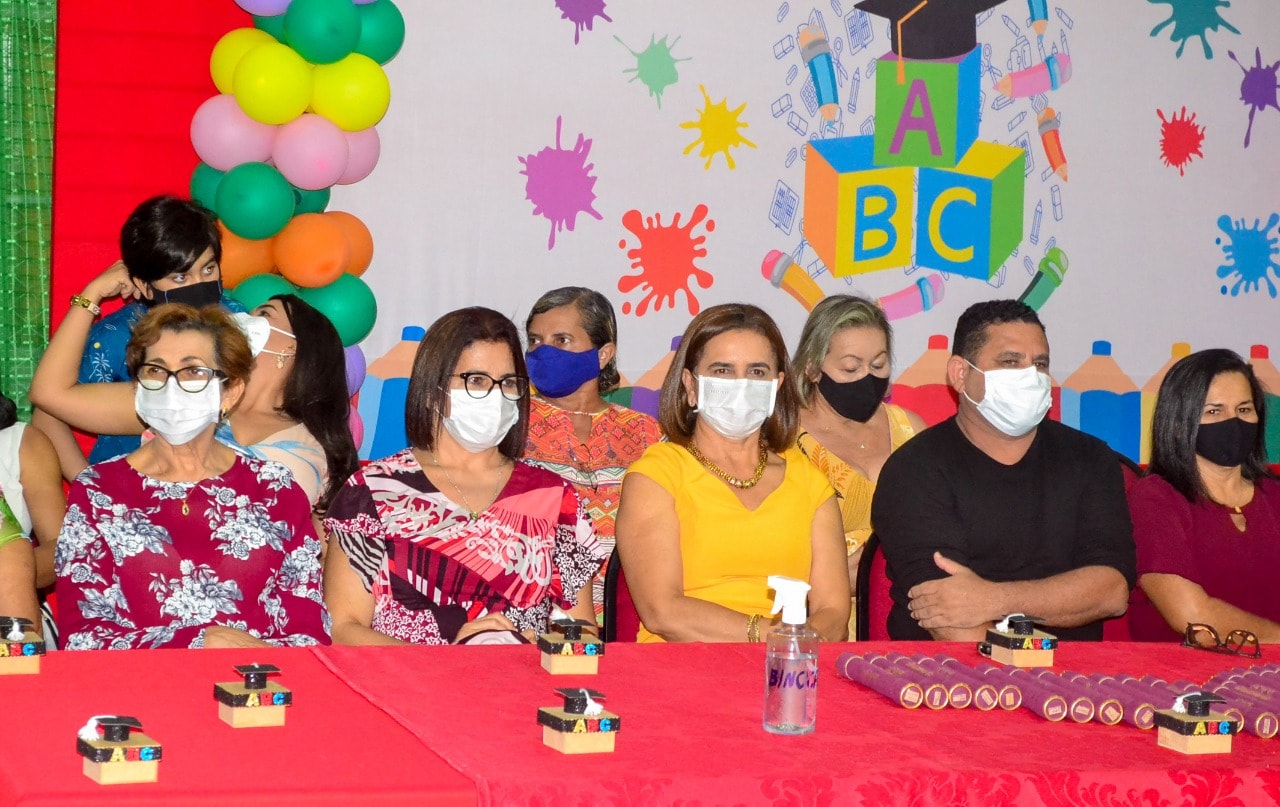 U. E Vó Binoca realiza formatura dos Doutores do ABC - Imagem 24