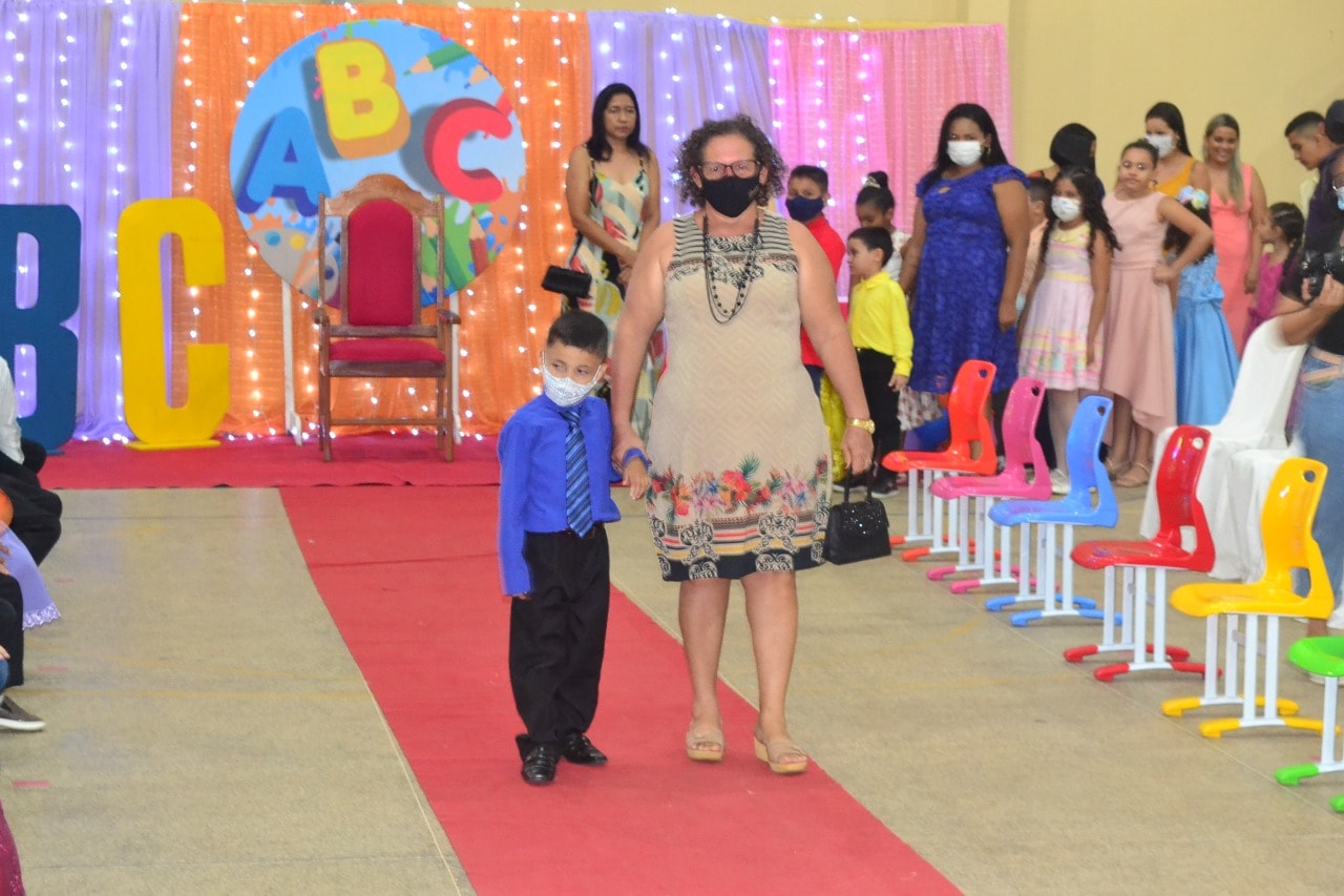 U. E Vó Binoca realiza formatura dos Doutores do ABC - Imagem 19