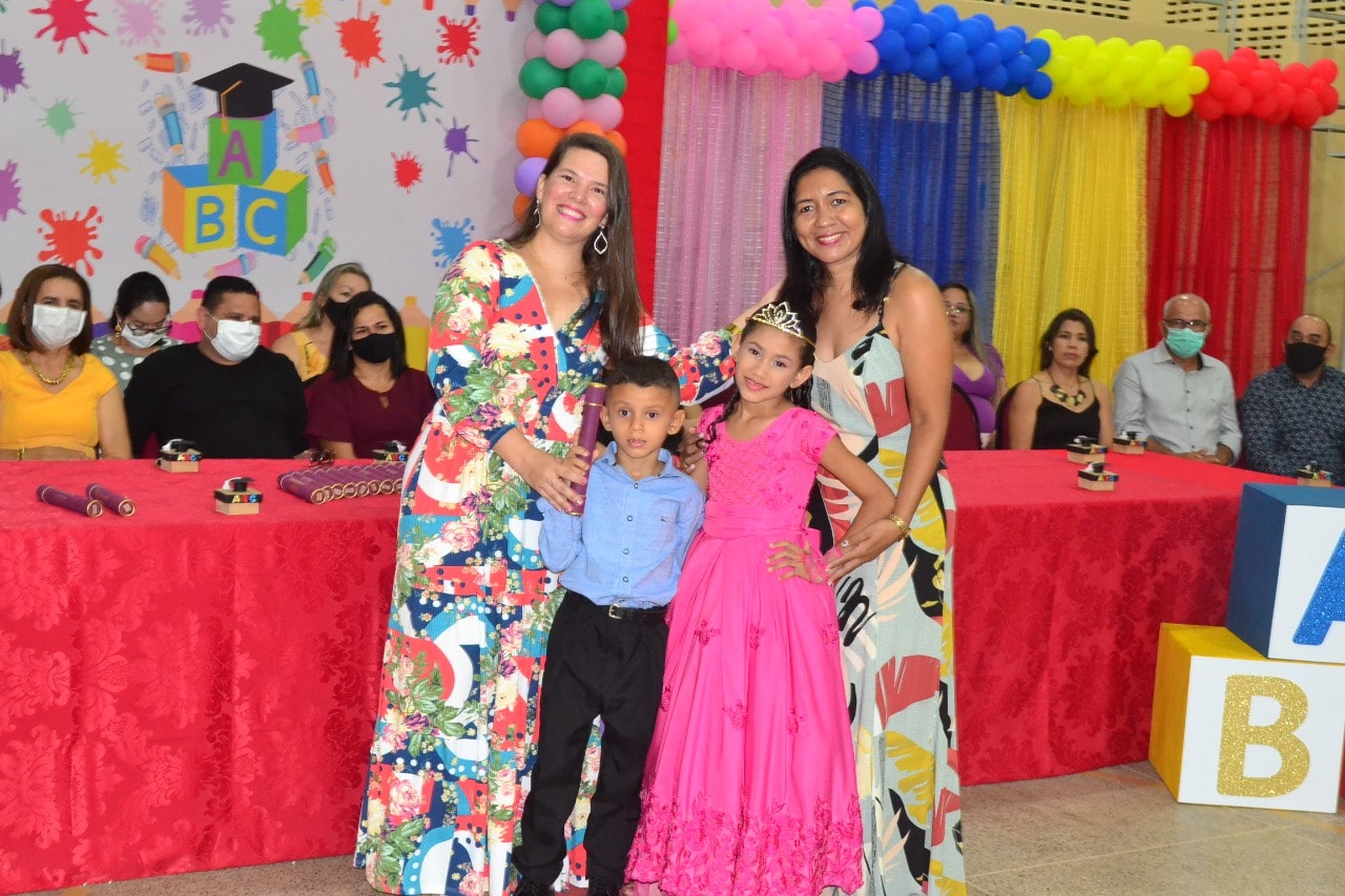 U. E Vó Binoca realiza formatura dos Doutores do ABC - Imagem 21