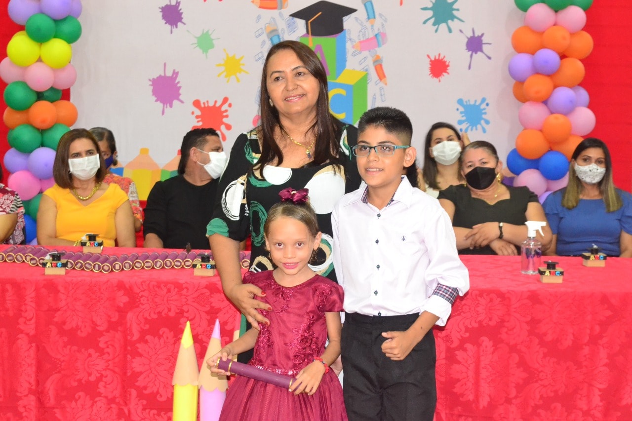 U. E Vó Binoca realiza formatura dos Doutores do ABC - Imagem 29