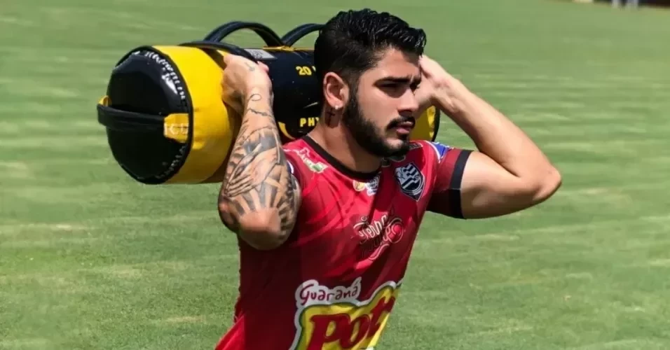 A vida por trás do nude: ex jogador de futebol faz sucesso no Onlyfans - imagem 64337