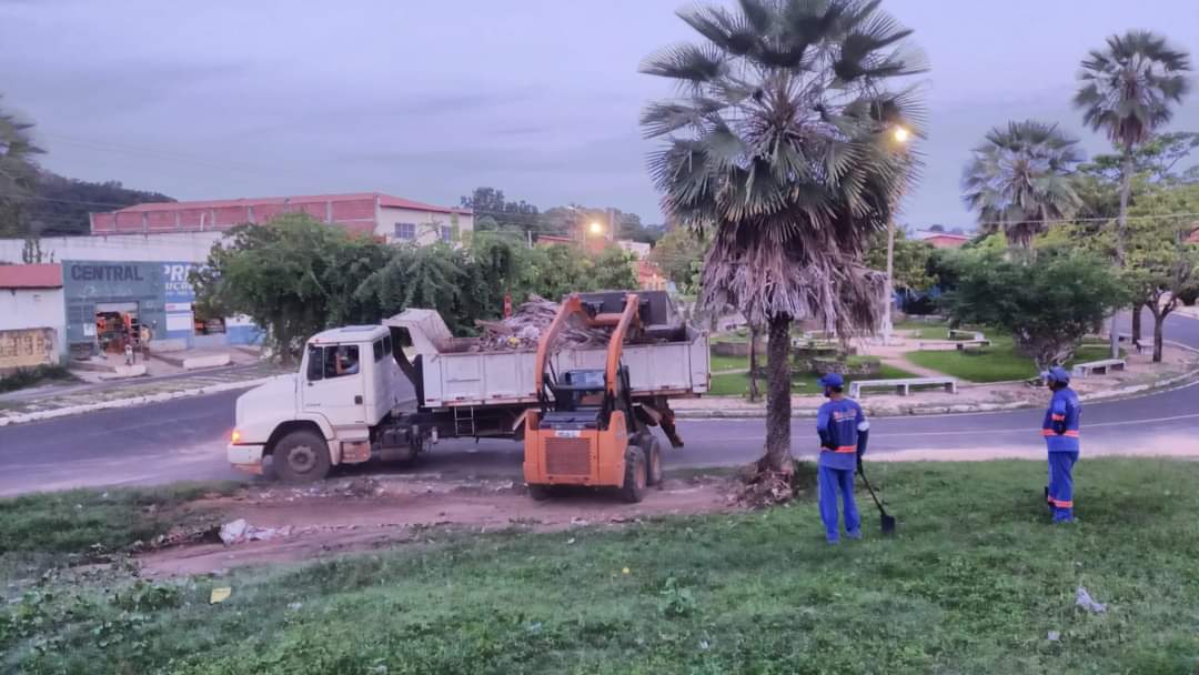 Limpeza continua marca da gestão eficiente da prefeitura de Monsenhor Gil - Imagem 1