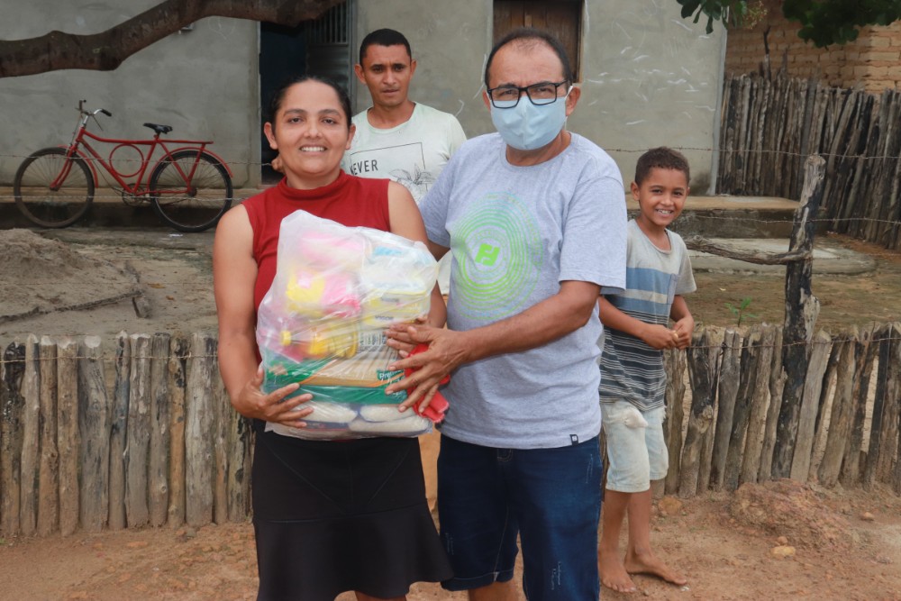 Prefeitura de Lagoinha distribuiu Cestas Básicas para Família Carentes  - Imagem 4