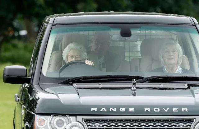 Veja esses 10 fatos sobre a Rainha Elizabeth que vão te deixar chocado! - imagem 61868