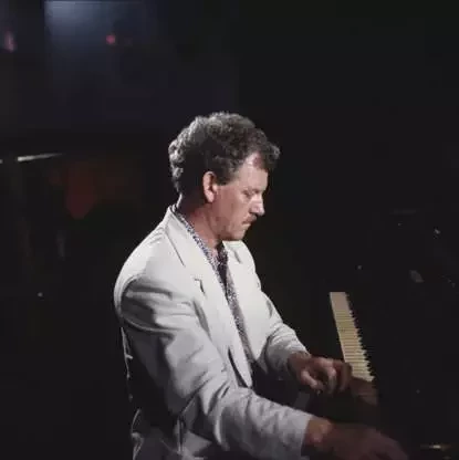 Confira 10 famosos que morreram em cima do palco e você não sabia - imagem 65079