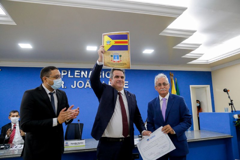 Ciro Nogueira recebe Título de Cidadão Oeirense - Imagem 1