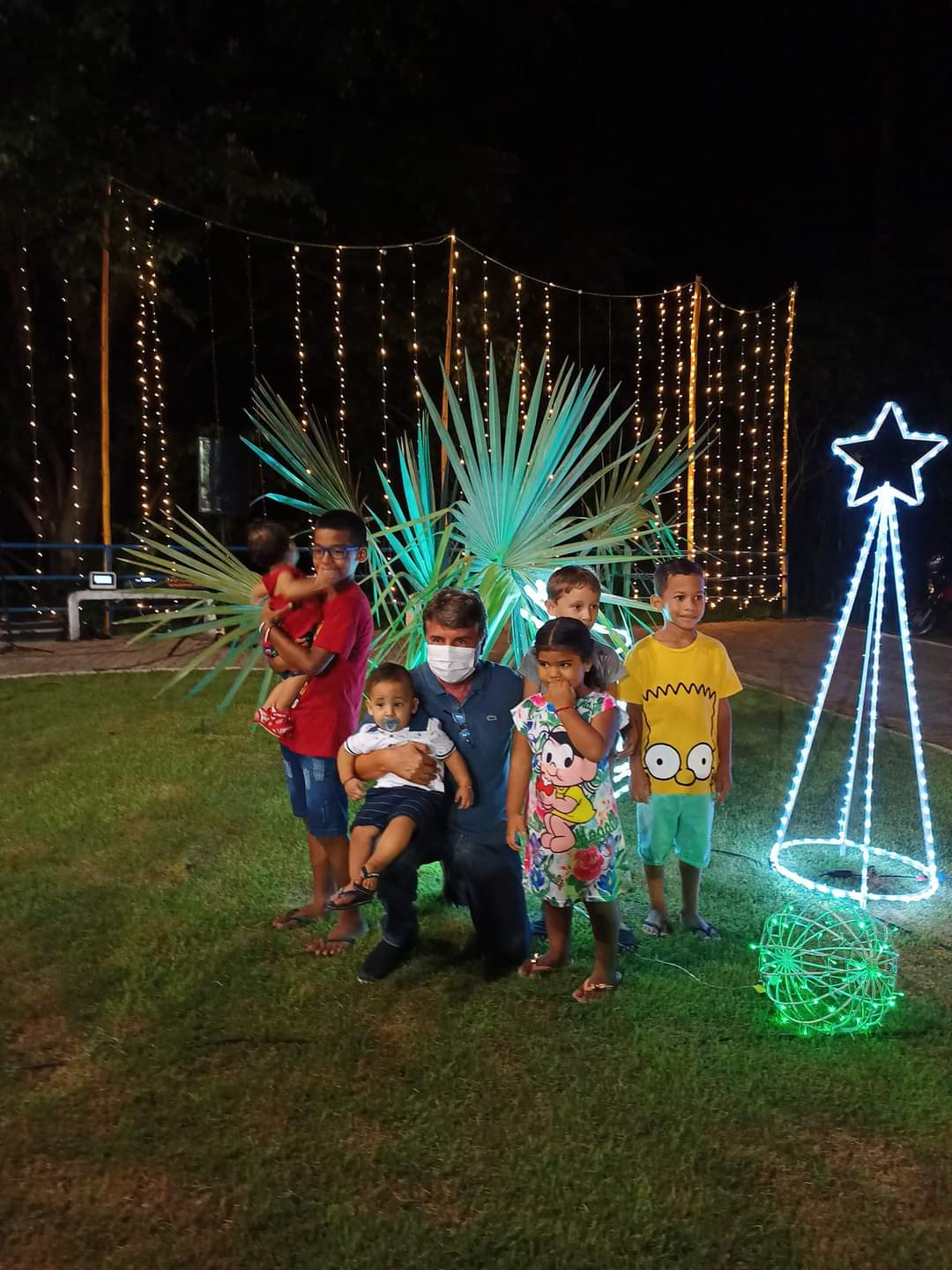 O espírito Natalino chegou em Monsenhor Gil. Prefeito entrega iluminação