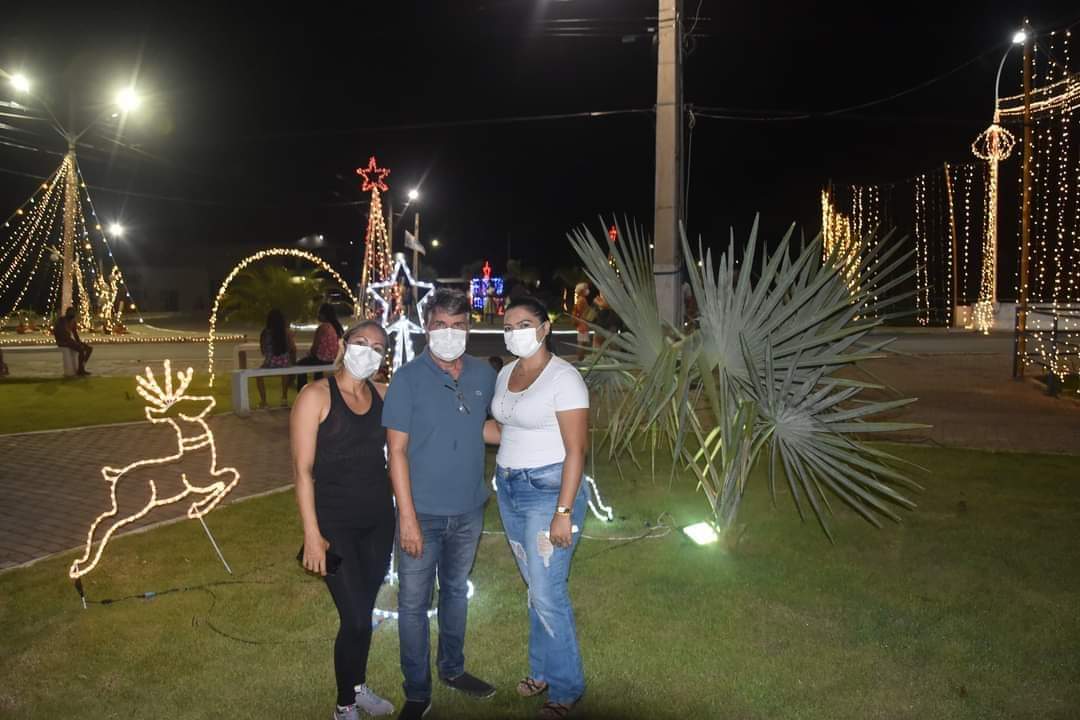 O espírito Natalino chegou em Monsenhor Gil. Prefeito entrega iluminação - Imagem 10