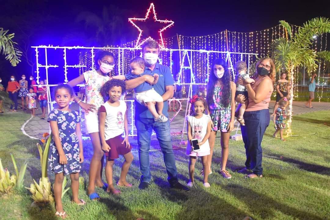 O espírito Natalino chegou em Monsenhor Gil. Prefeito entrega iluminação - Imagem 15