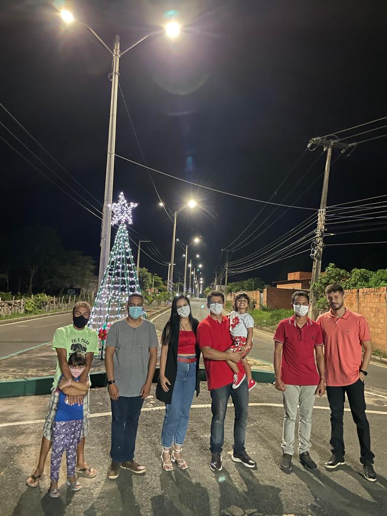 Prefeitura de Hugo Napoleão inaugura projeto 'Natal Luz' - Imagem 3