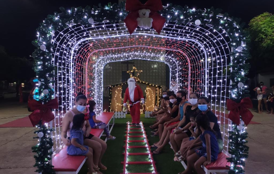 Prefeitura de Hugo Napoleão inaugura projeto 'Natal Luz'