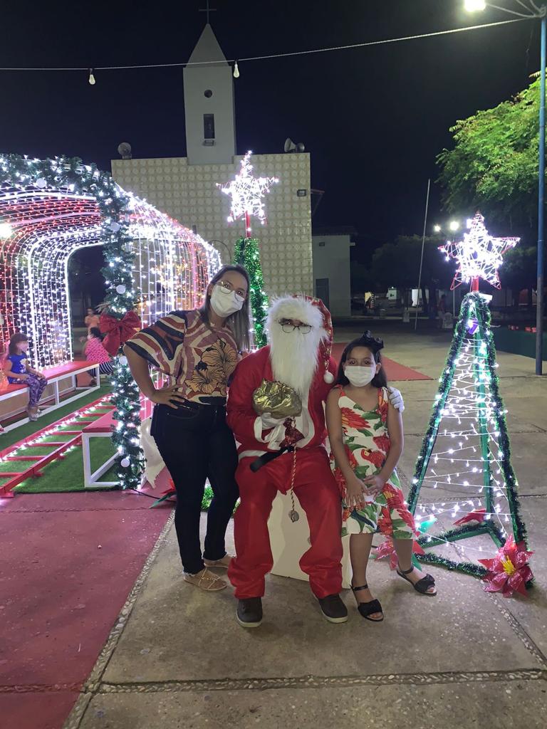 Prefeitura de Hugo Napoleão inaugura projeto 'Natal Luz' - Imagem 8