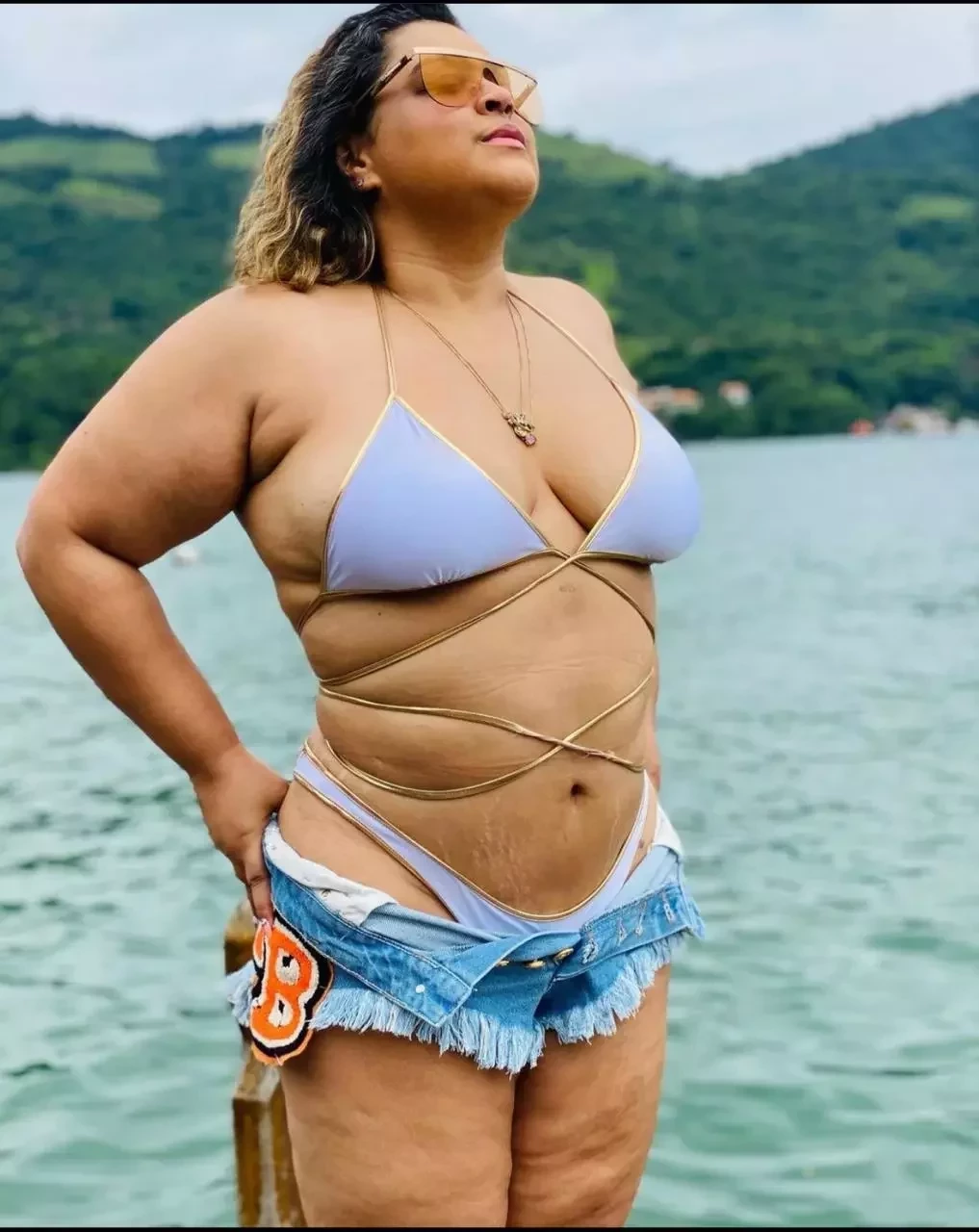 Preta Gil posta de biquíni com e sem retoque e diz: "Busque se amar" - imagem 32868