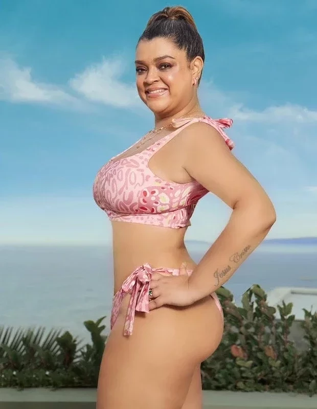 Preta Gil posta de biquíni com e sem retoque e diz: "Busque se amar" - imagem 32865