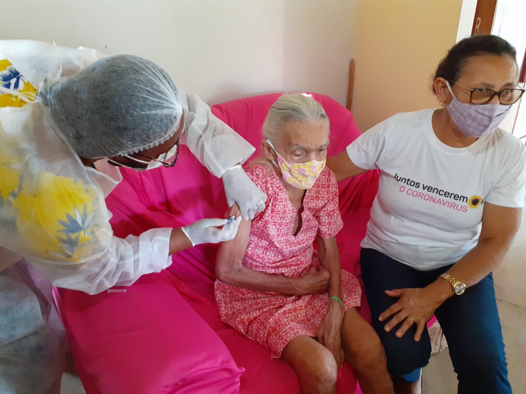 Esperanças. É essa a palavra que define o início da vacinação em Idosos em Monsenhor Gil - Imagem 2