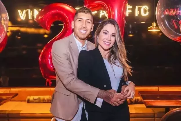 Elas batem um bolão! Saiba quem são os amores das estrelas do futebol - imagem 33298