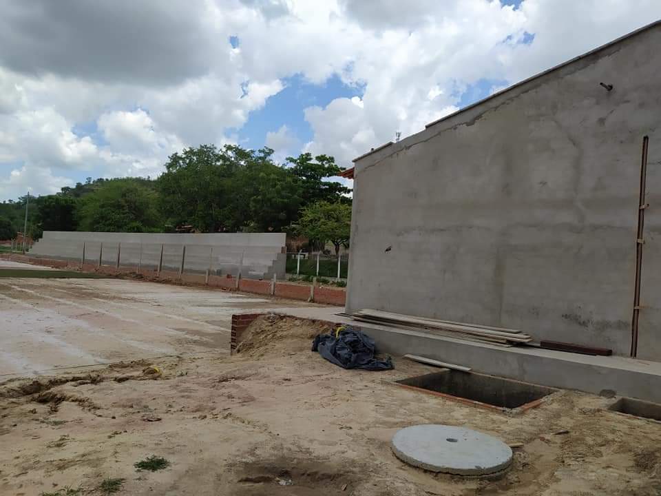 Prefeito de Monsenhor Gil, João Luiz, visita Estádio Cariocão para conferir a implantação do Gramado - Imagem 7
