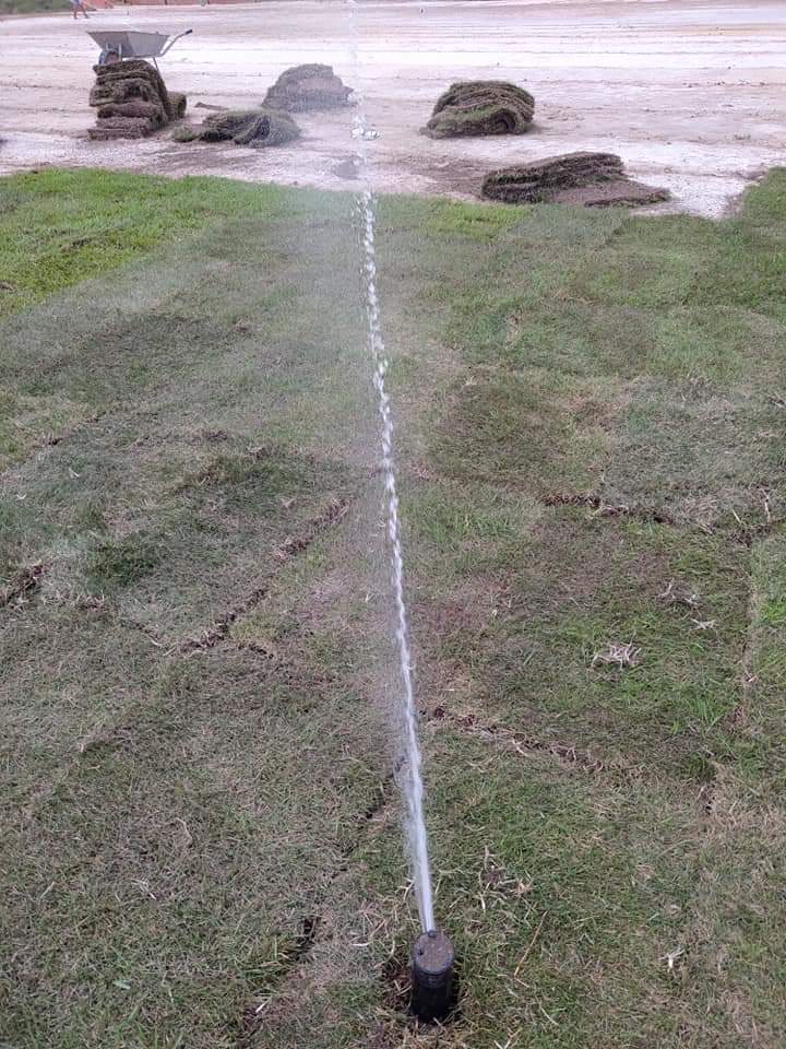 Prefeito de Monsenhor Gil, João Luiz, visita Estádio Cariocão para conferir a implantação do Gramado - Imagem 15