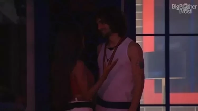 BBB21: Selinho triplo, DR e revelações íntimas agitam a festa - imagem 33418
