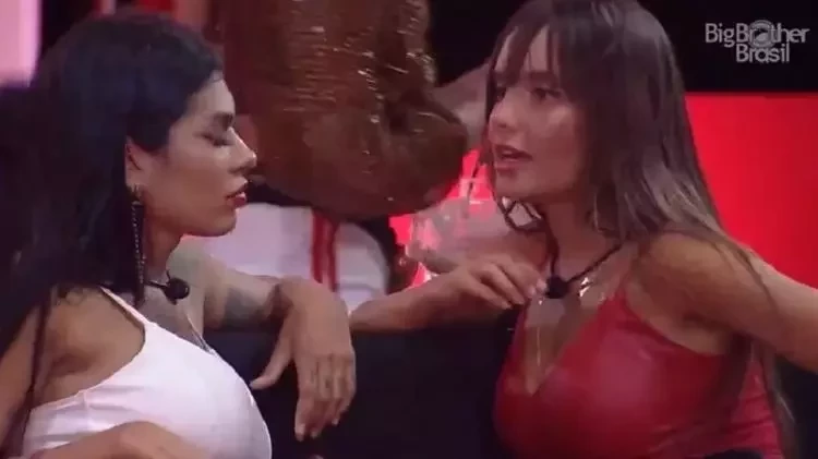 BBB21: Selinho triplo, DR e revelações íntimas agitam a festa - imagem 33416