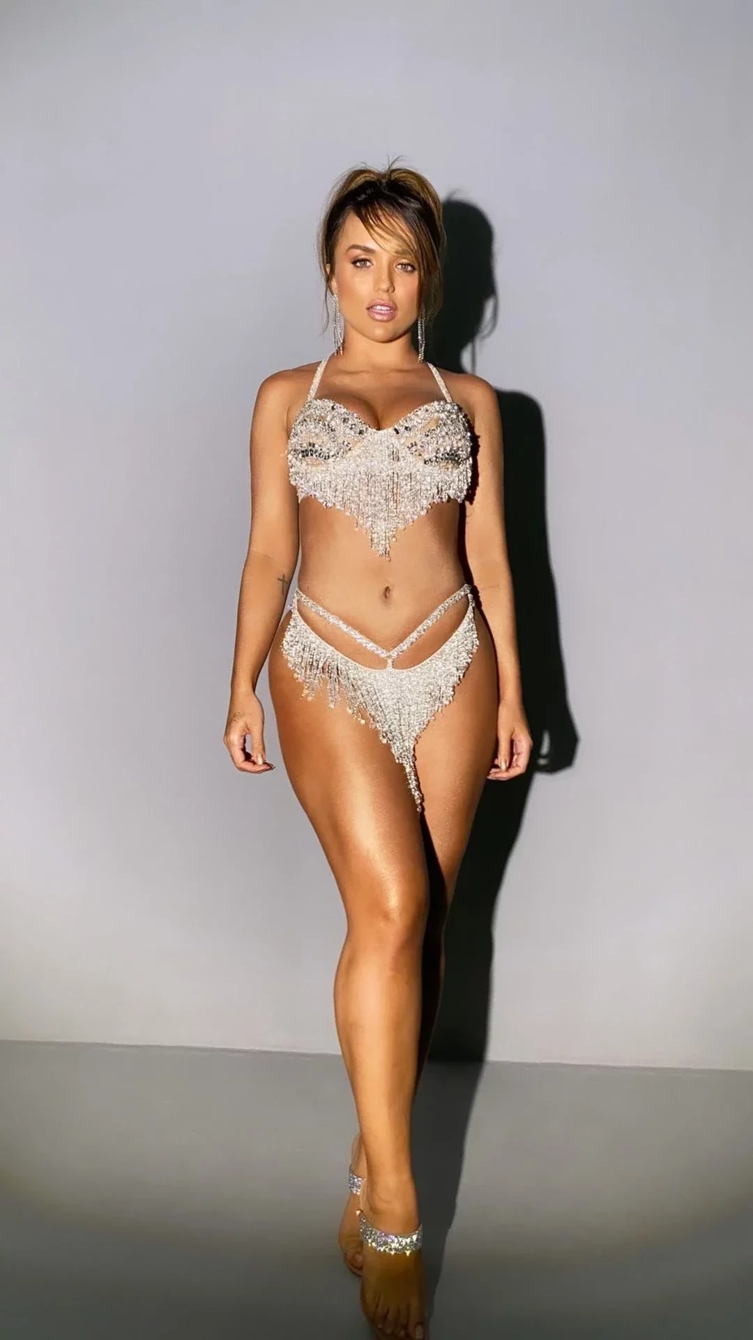 Rafa Kalimann lacra com biquíni de pedras em ensaio de Carnaval; fotos - imagem 33444