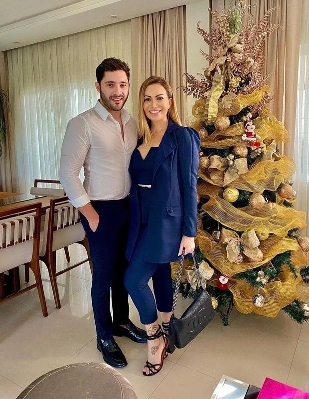 Solange Almeida revela que já fez sexo com namorado no ônibus da banda - imagem 33453